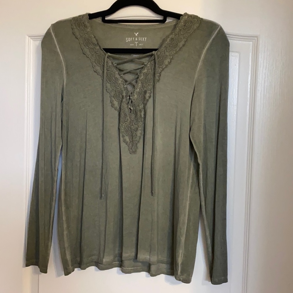 American Eagle long sleeve shirt